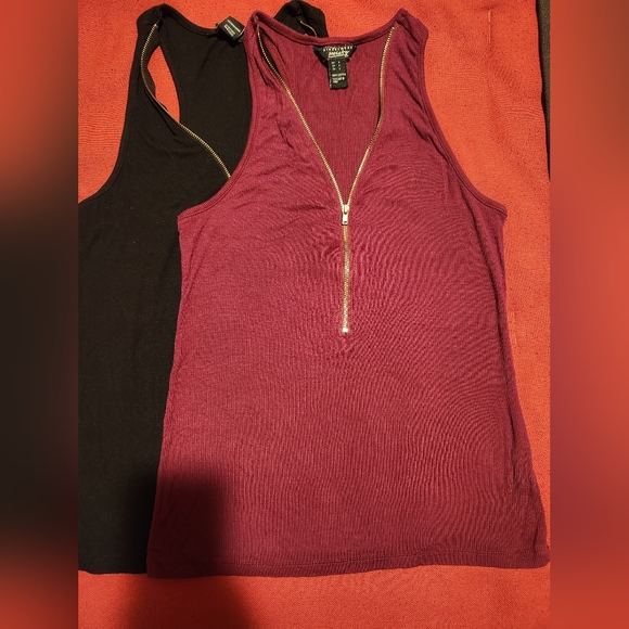 Sm Black Tank top w/ adjustable gold zipper - Picture 5 of 5